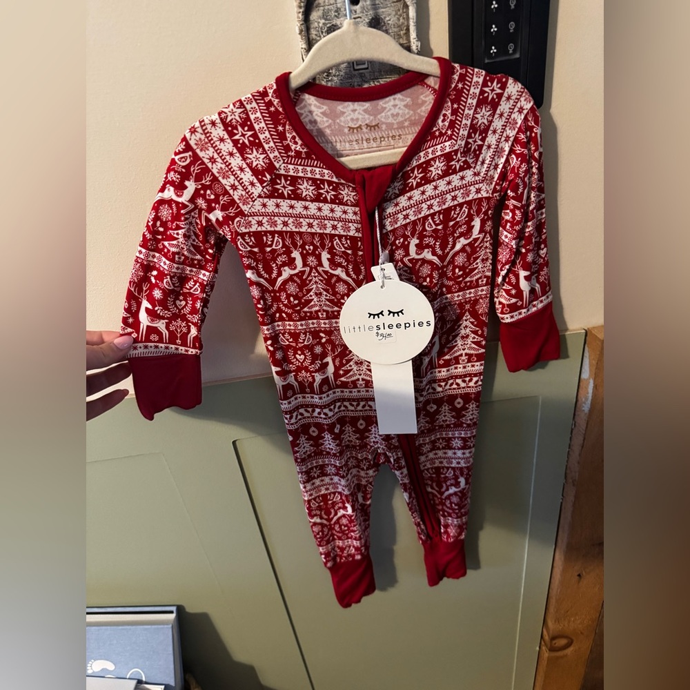 Little sleepies reindeer cheer